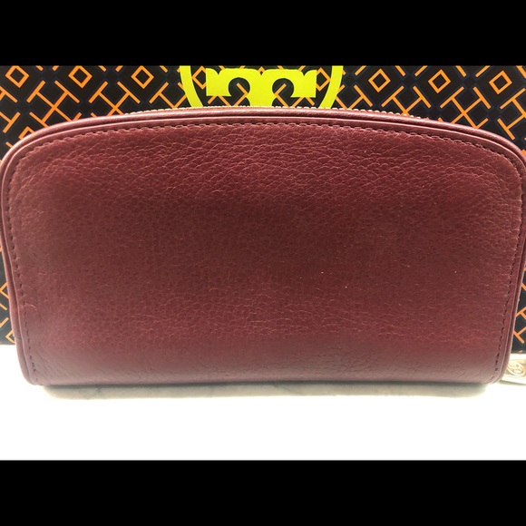 Tory Burch Britten Continental Wallet - Picture 3 of 8
